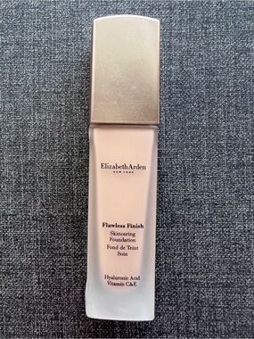 Elizabeth Arden NWT Flawless Finish Skin Caring Foundation 260 N